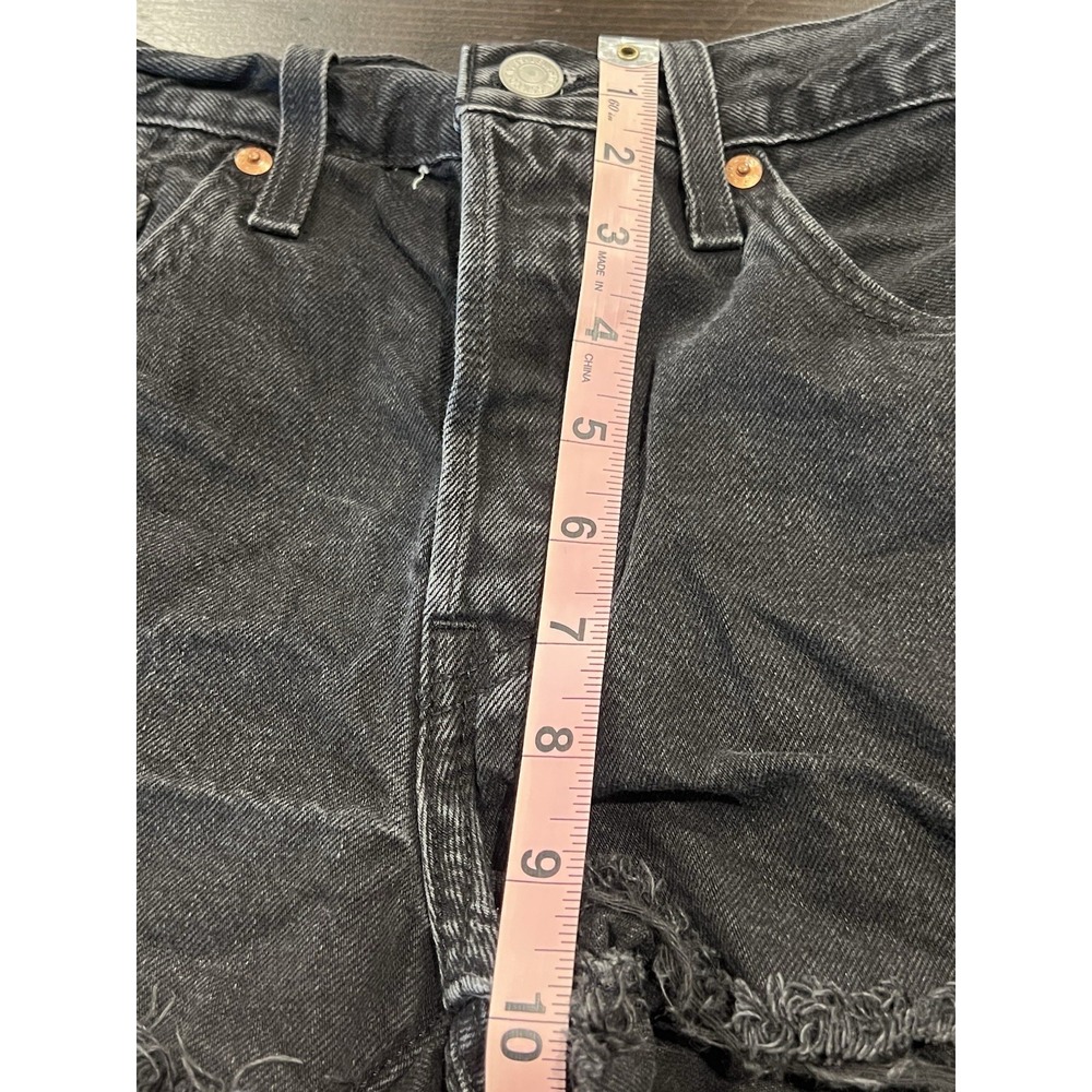 Levis 501 Cut Off Shorts Womens 26 Black Denim Frayed Beach Streetwear Casual - Picture 14 of 16